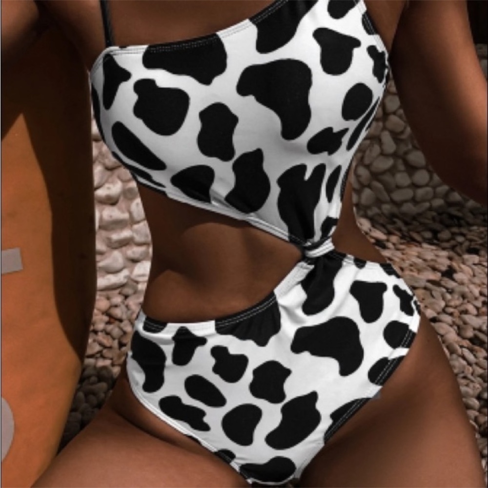 NEW!!! BLACK AND WHITE ANIMAL PRINT